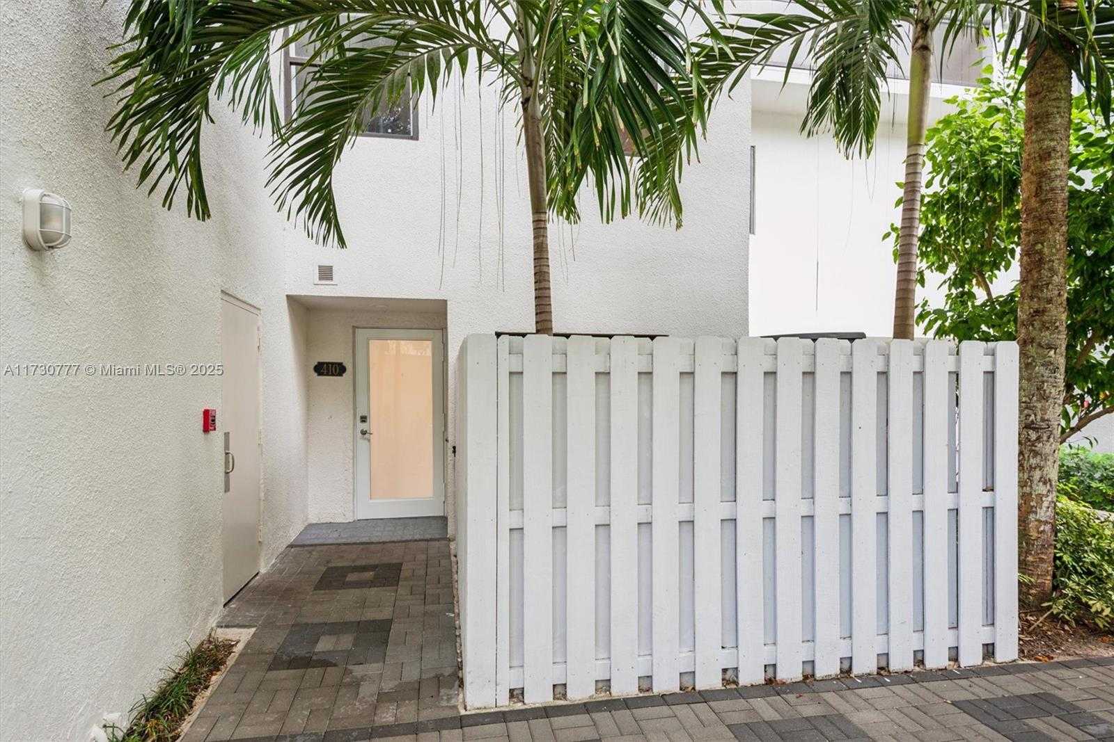 Small Image of 410 POINCIANA DR #1715, Sunny Isles Beach Number 9