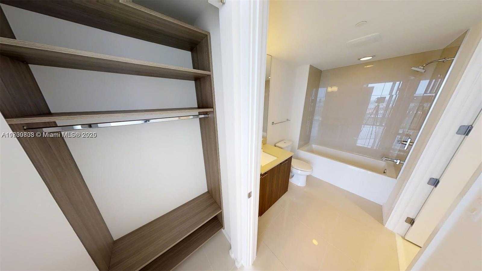 Small Image of 5300 PASEO BLVD #1903, Doral Number 8
