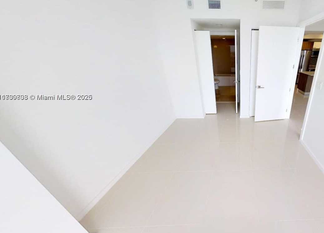 Small Image of 5300 PASEO BLVD #1903, Doral Number 9