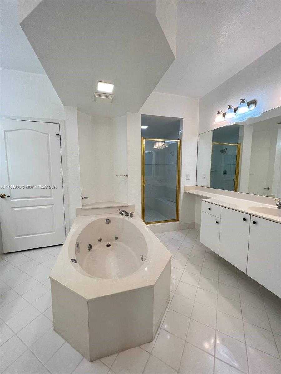 Small Image of 10710 NORTH WEST 66TH ST #111, Doral Number 15