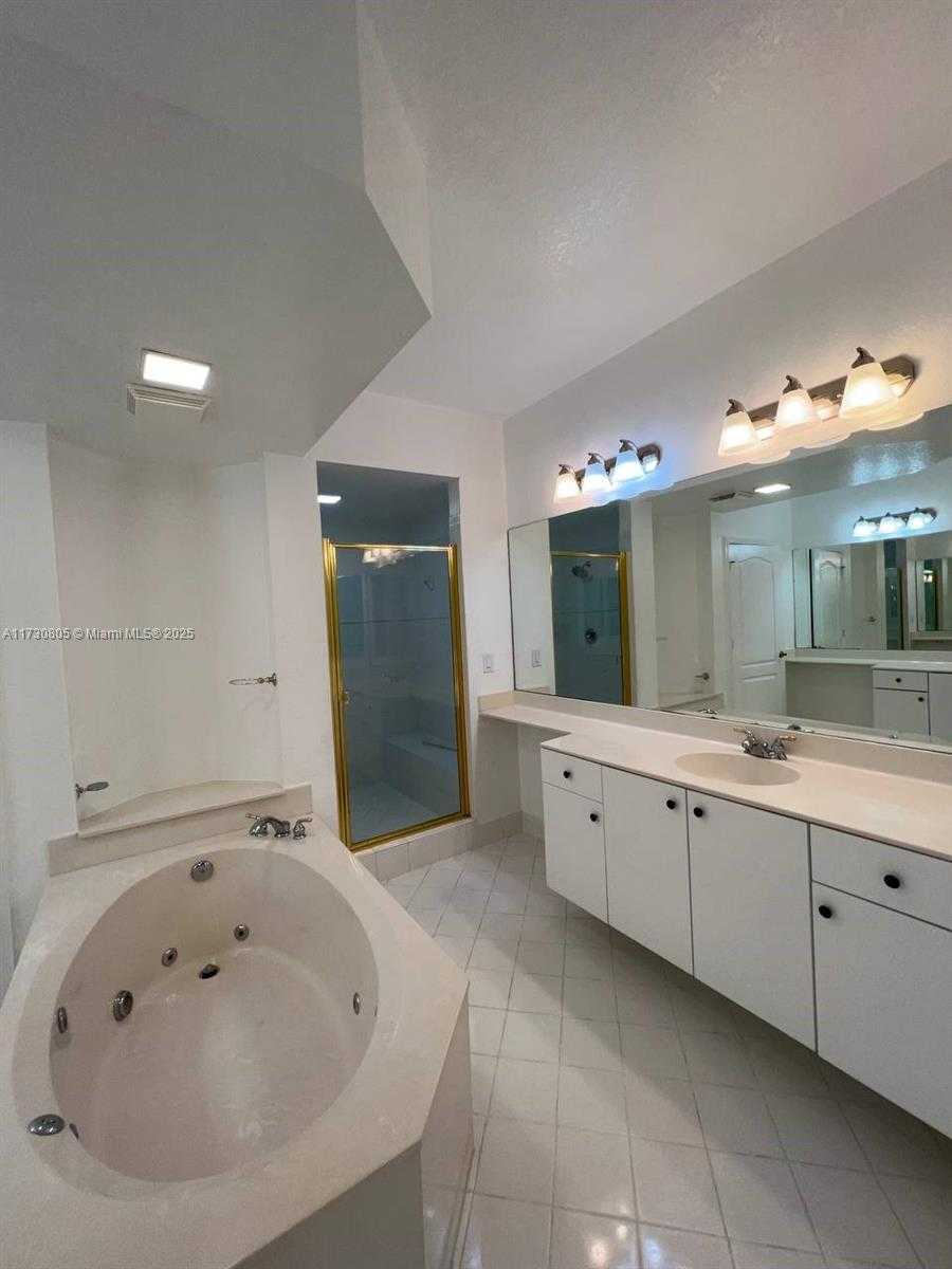 Small Image of 10710 NORTH WEST 66TH ST #111, Doral Number 16