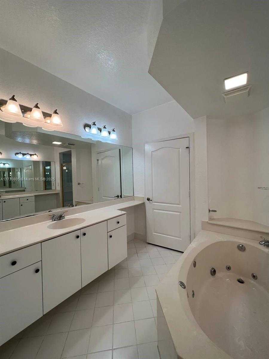 Small Image of 10710 NORTH WEST 66TH ST #111, Doral Number 21