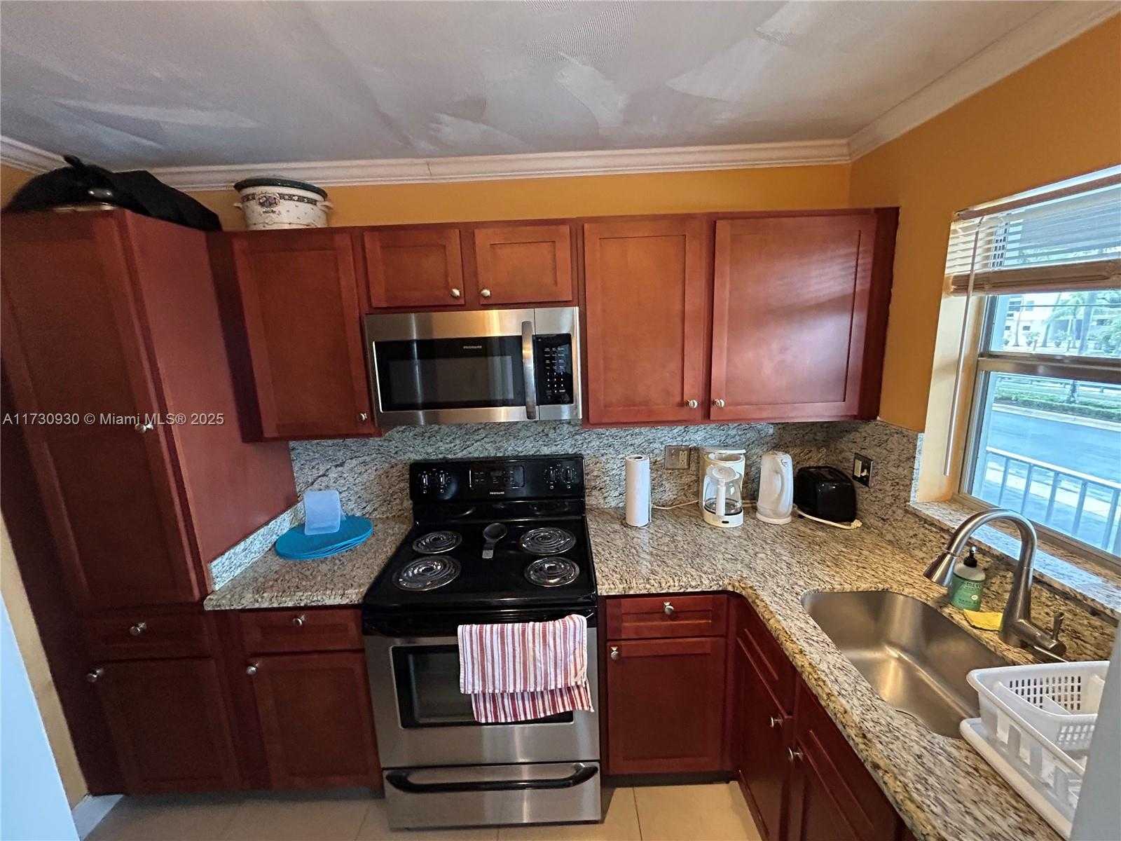 Small Image of 250 LAYNE BLVD #213, Hallandale Beach Number 18