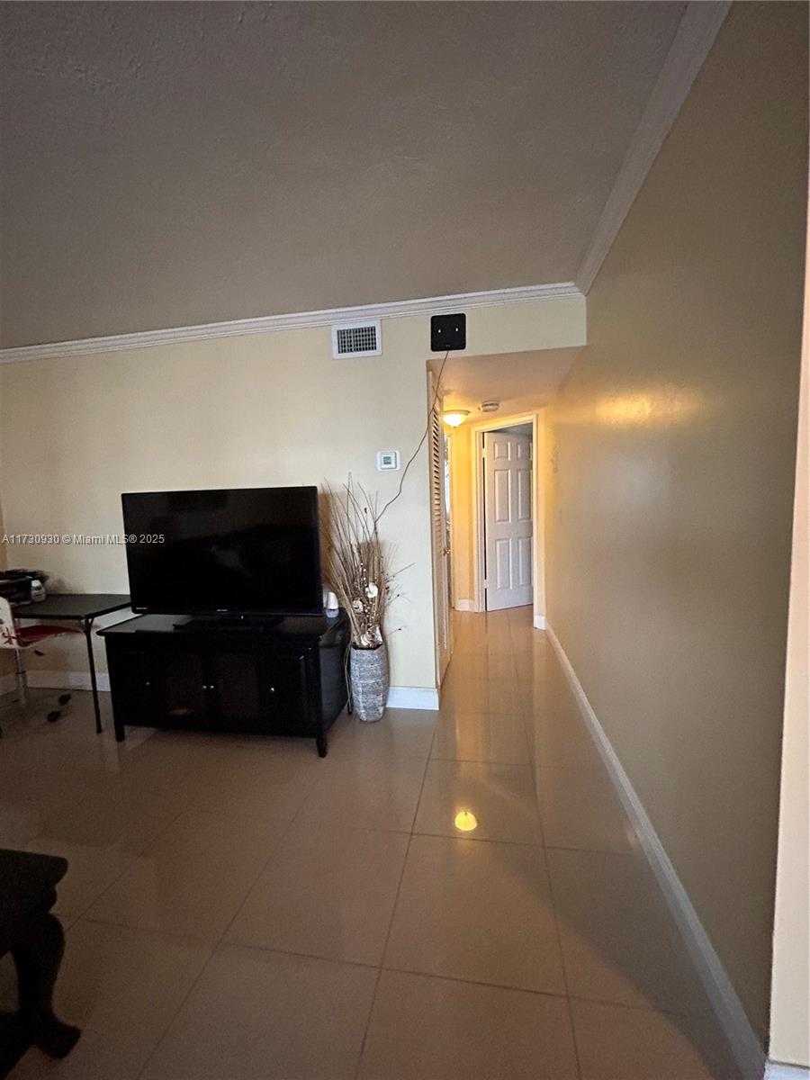 Small Image of 250 LAYNE BLVD #213, Hallandale Beach Number 19