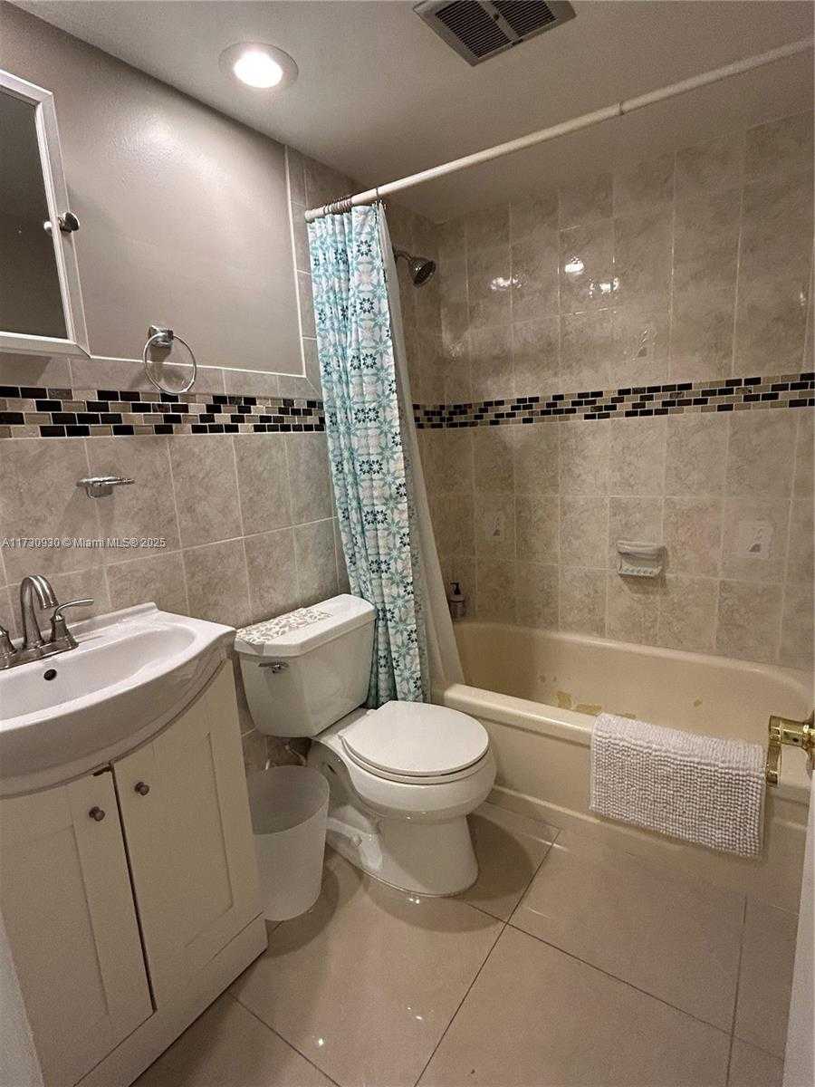 Small Image of 250 LAYNE BLVD #213, Hallandale Beach Number 23