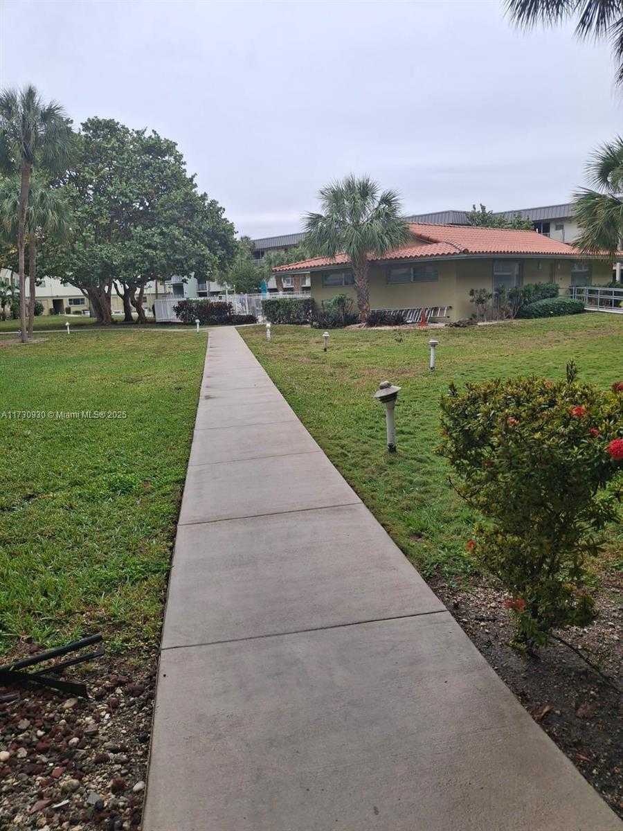 Small Image of 250 LAYNE BLVD #213, Hallandale Beach Number 3
