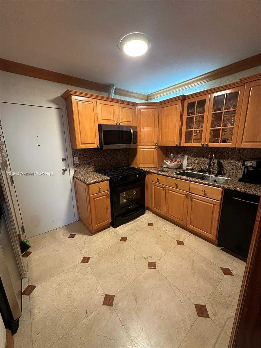 Small Image of 700 BILTMORE WAY #1211/1212, Coral Gables Number 12