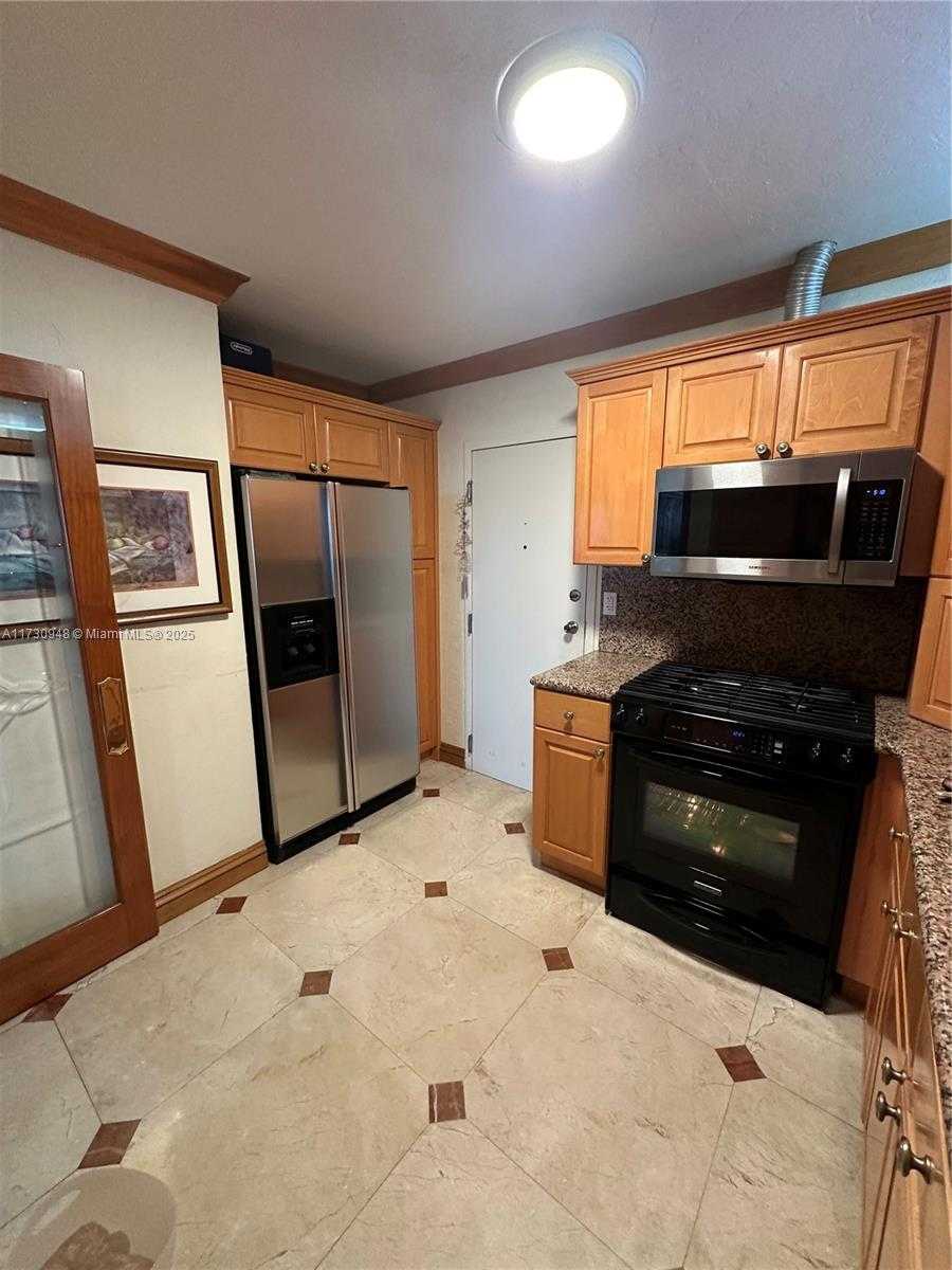 Small Image of 700 BILTMORE WAY #1211/1212, Coral Gables Number 13