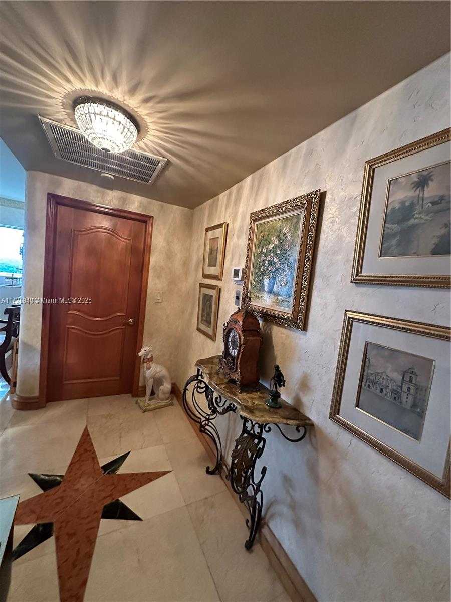 Small Image of 700 BILTMORE WAY #1211/1212, Coral Gables Number 7