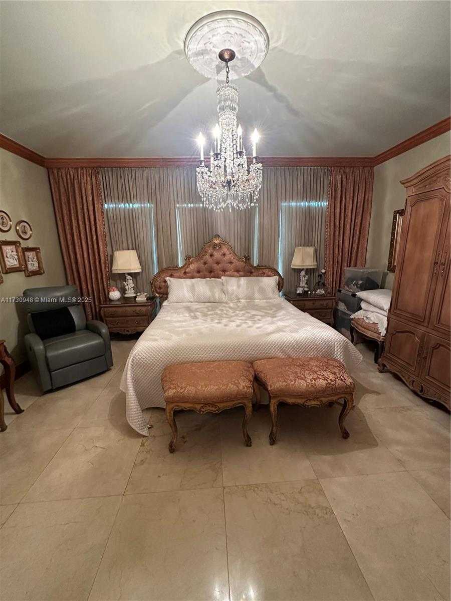 Small Image of 700 BILTMORE WAY #1211/1212, Coral Gables Number 9