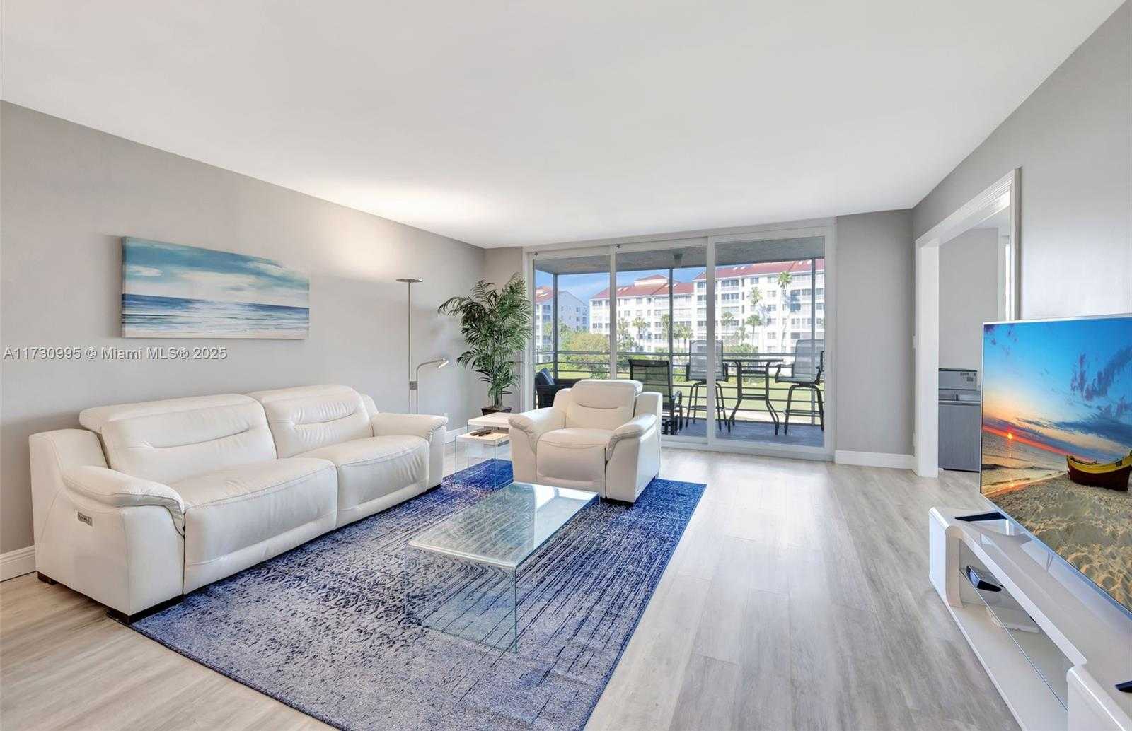 Small Image of 805 CYPRESS BLVD #301, Pompano Beach Number 10
