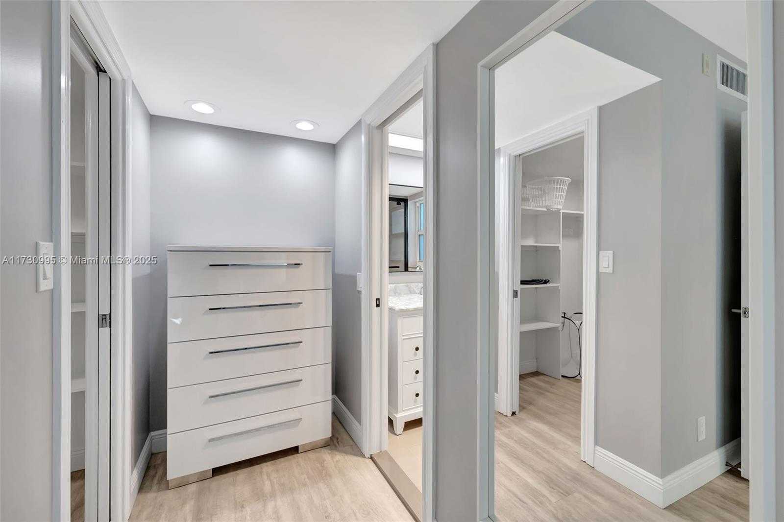 Small Image of 805 CYPRESS BLVD #301, Pompano Beach Number 19