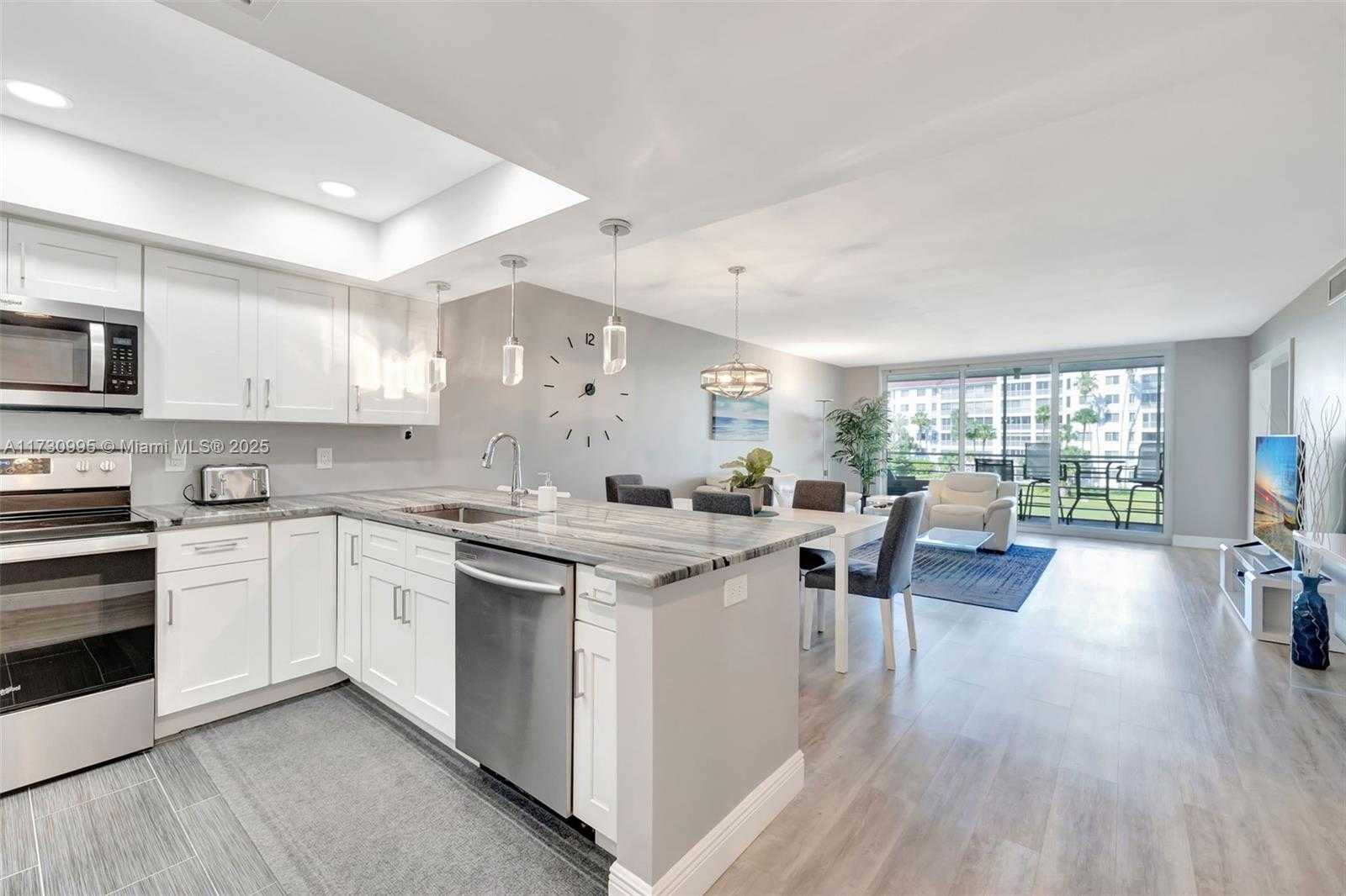 Small Image of 805 CYPRESS BLVD #301, Pompano Beach Number 2