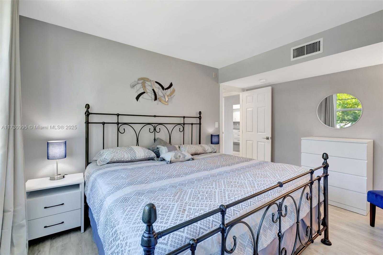 Small Image of 805 CYPRESS BLVD #301, Pompano Beach Number 20