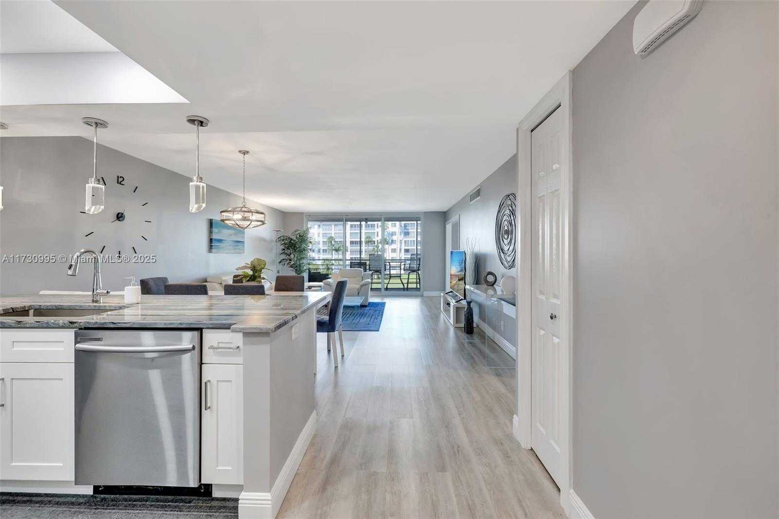 Small Image of 805 CYPRESS BLVD #301, Pompano Beach Number 7