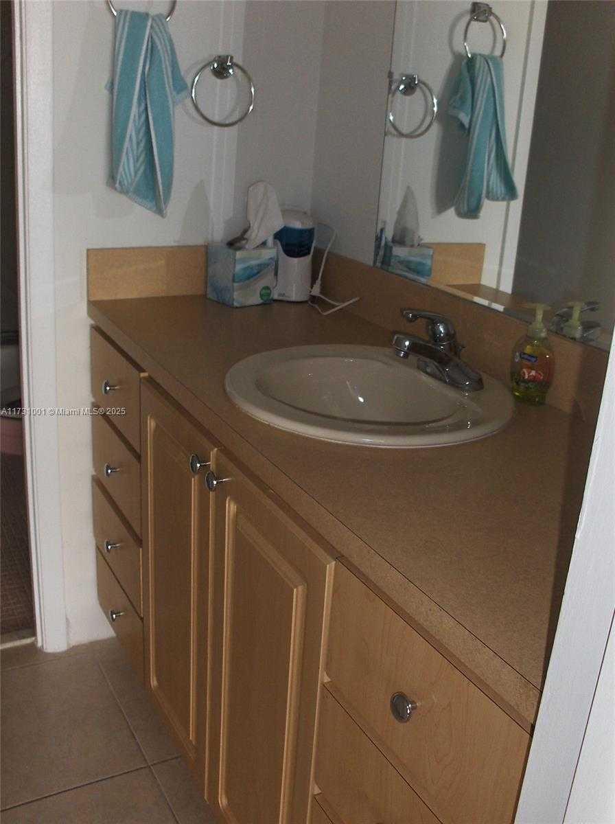 Small Image of 18031 BISCAYNE BLVD #1103, Aventura Number 6