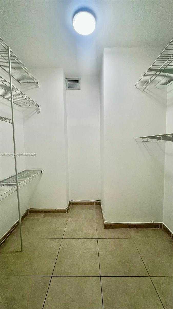 Imagen de Pequeño Objeto