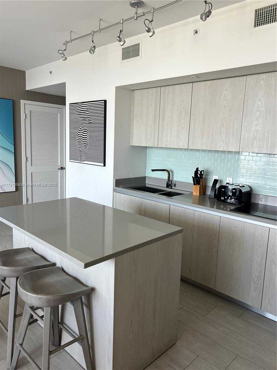 Small Image of 4010 SOUTH OCEAN DR #R1206, Hollywood Number 32