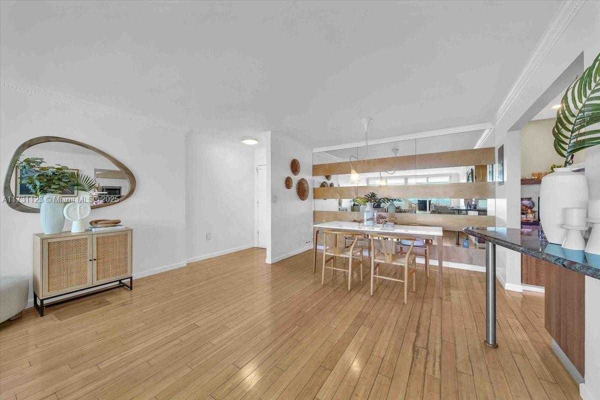 Small Image of 11 ISLAND AV #2010, Miami Beach Number 5