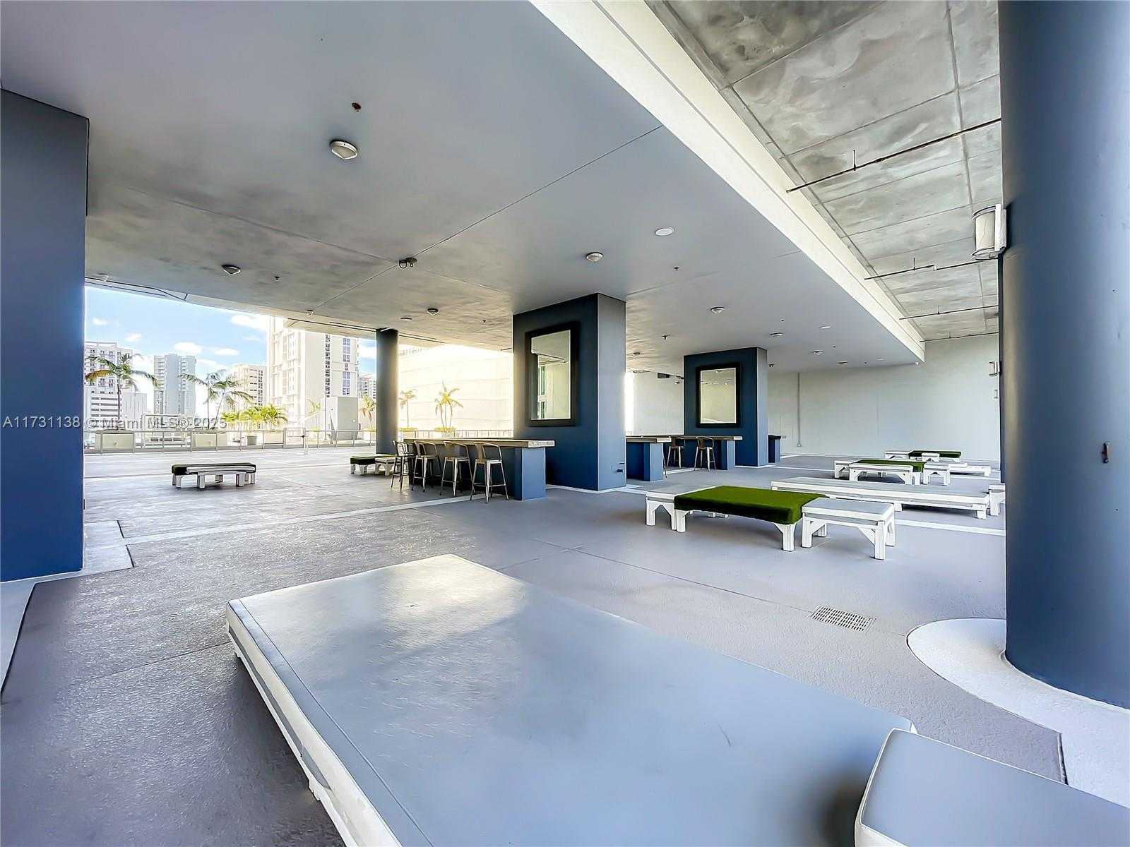 Small Image of 690 SOUTH WEST 1ST CT #1232, Miami Number 41