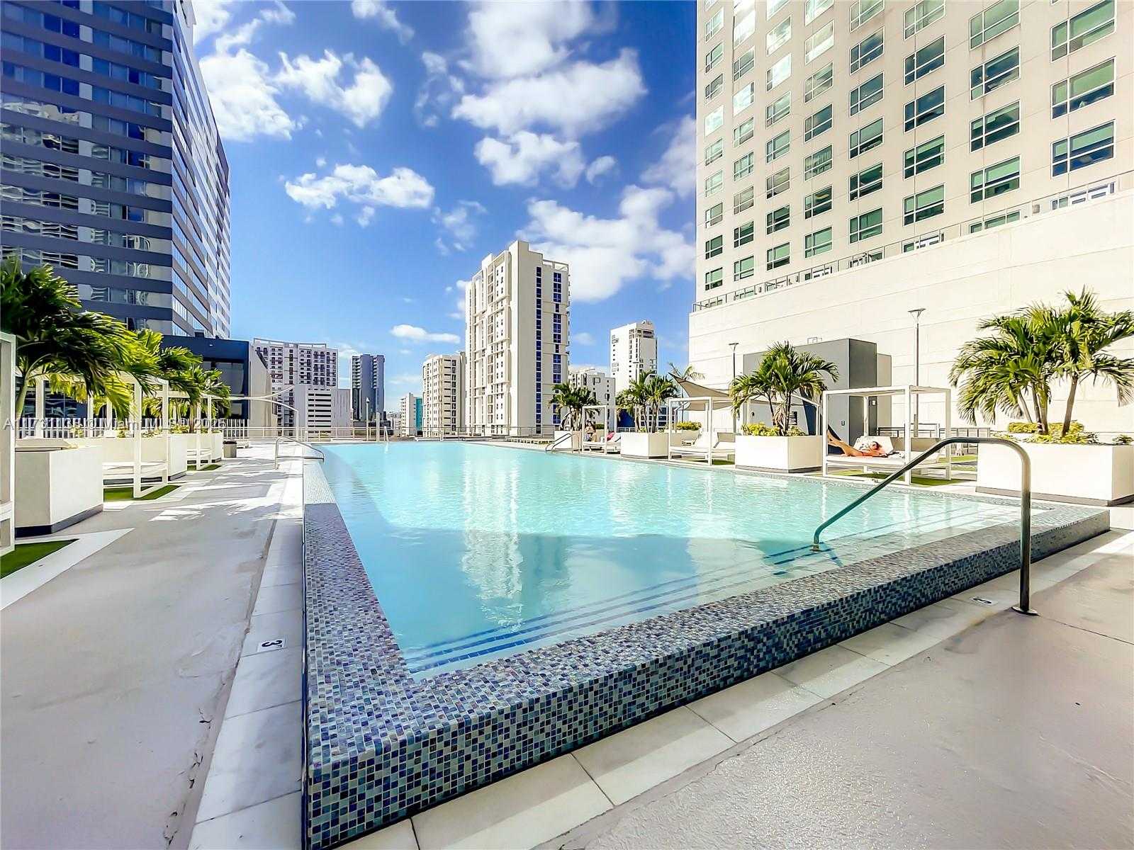 Small Image of 690 SOUTH WEST 1ST CT #1232, Miami Number 48
