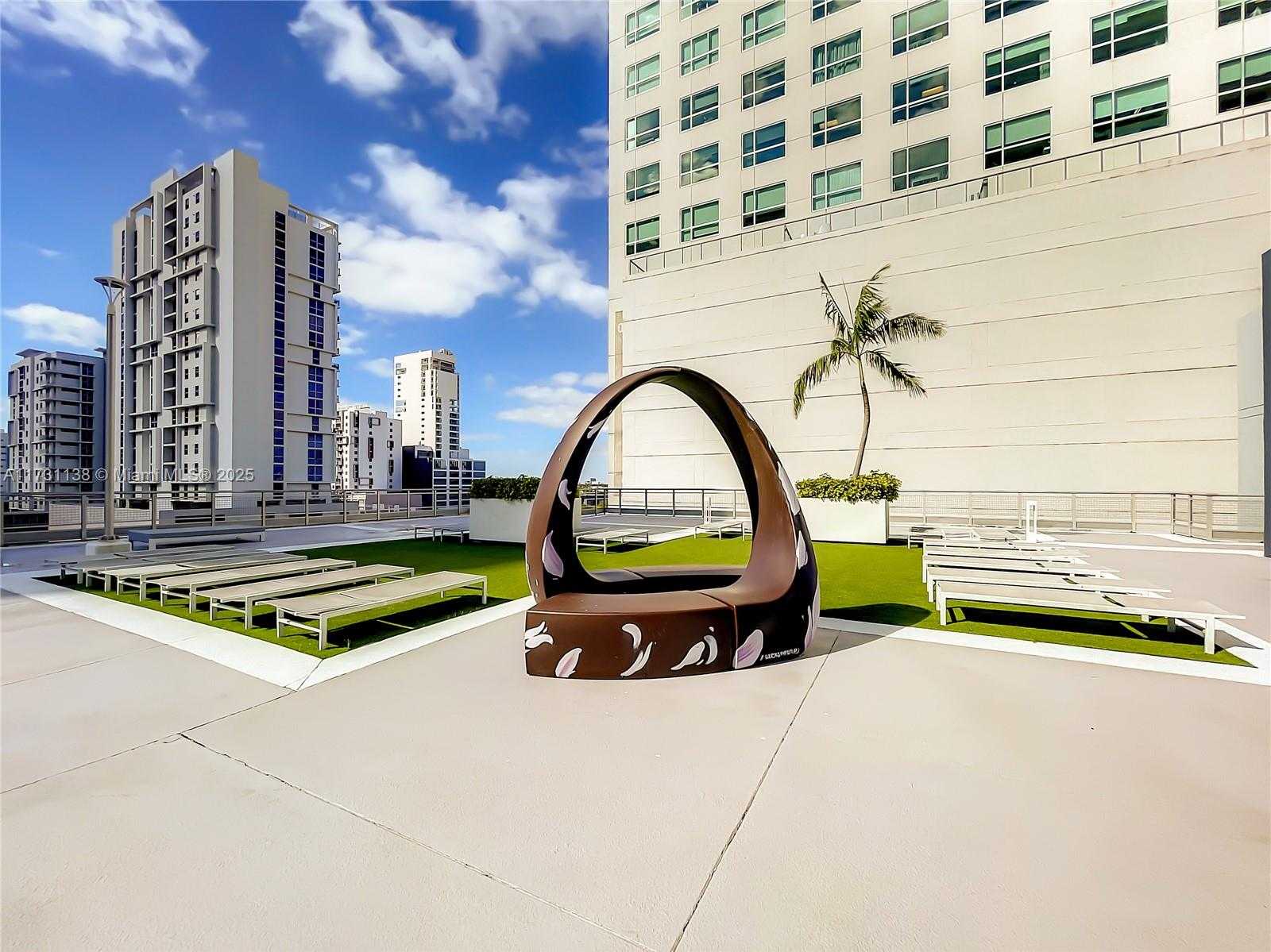 Small Image of 690 SOUTH WEST 1ST CT #1232, Miami Number 51