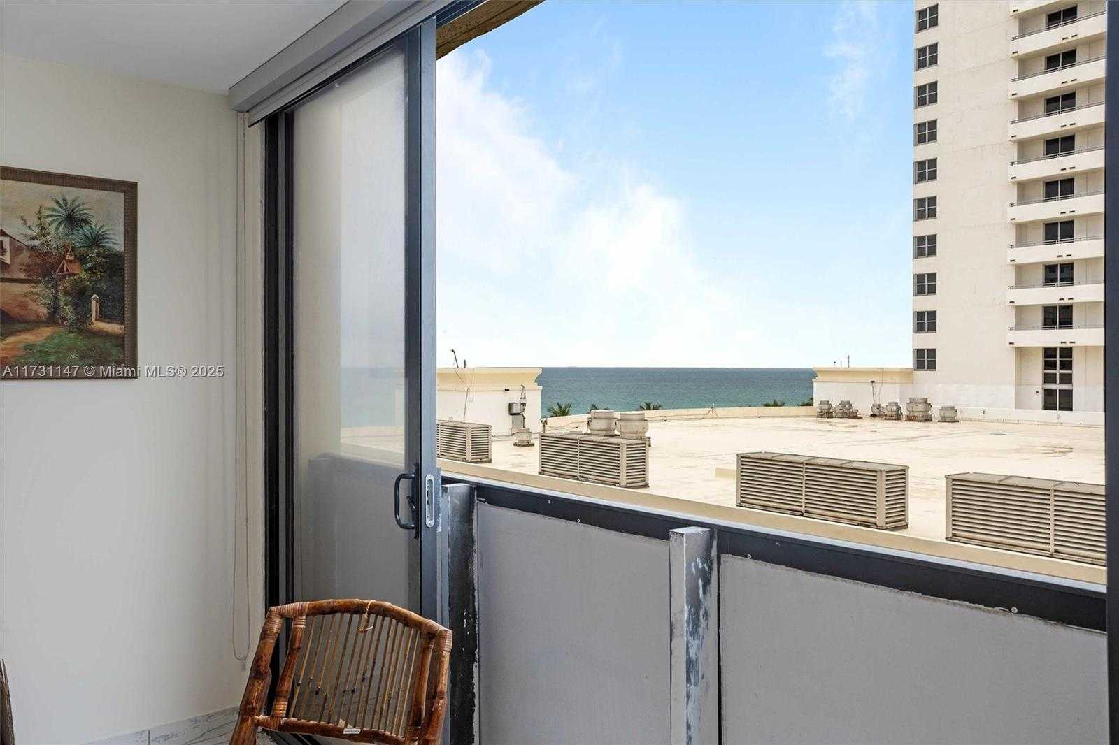 Small Image of 1623 COLLINS AVE #812, Miami Beach Number 14