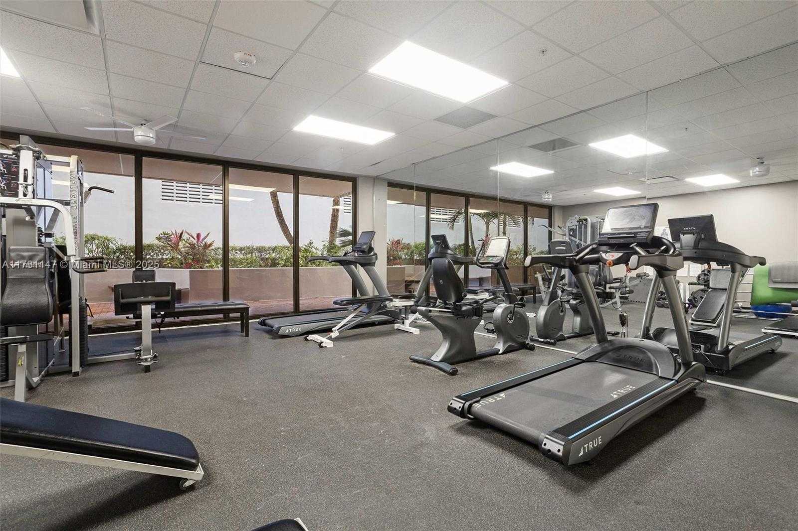 Small Image of 1623 COLLINS AVE #812, Miami Beach Number 21