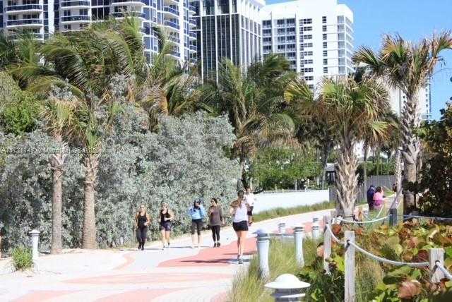 Small Image of 1623 COLLINS AVE #812, Miami Beach Number 8