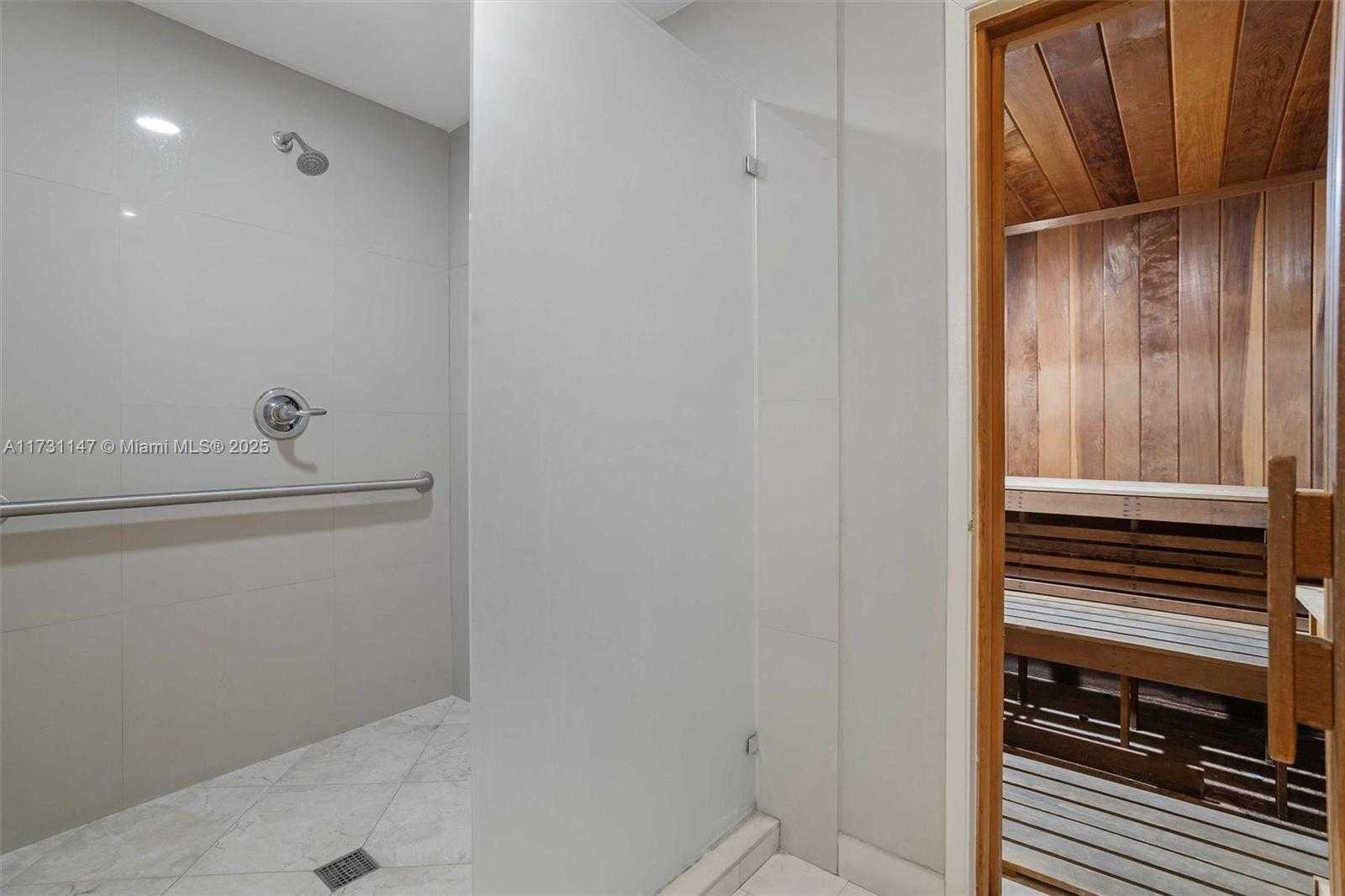 Small Image of 1623 COLLINS AVE #812, Miami Beach Number 9