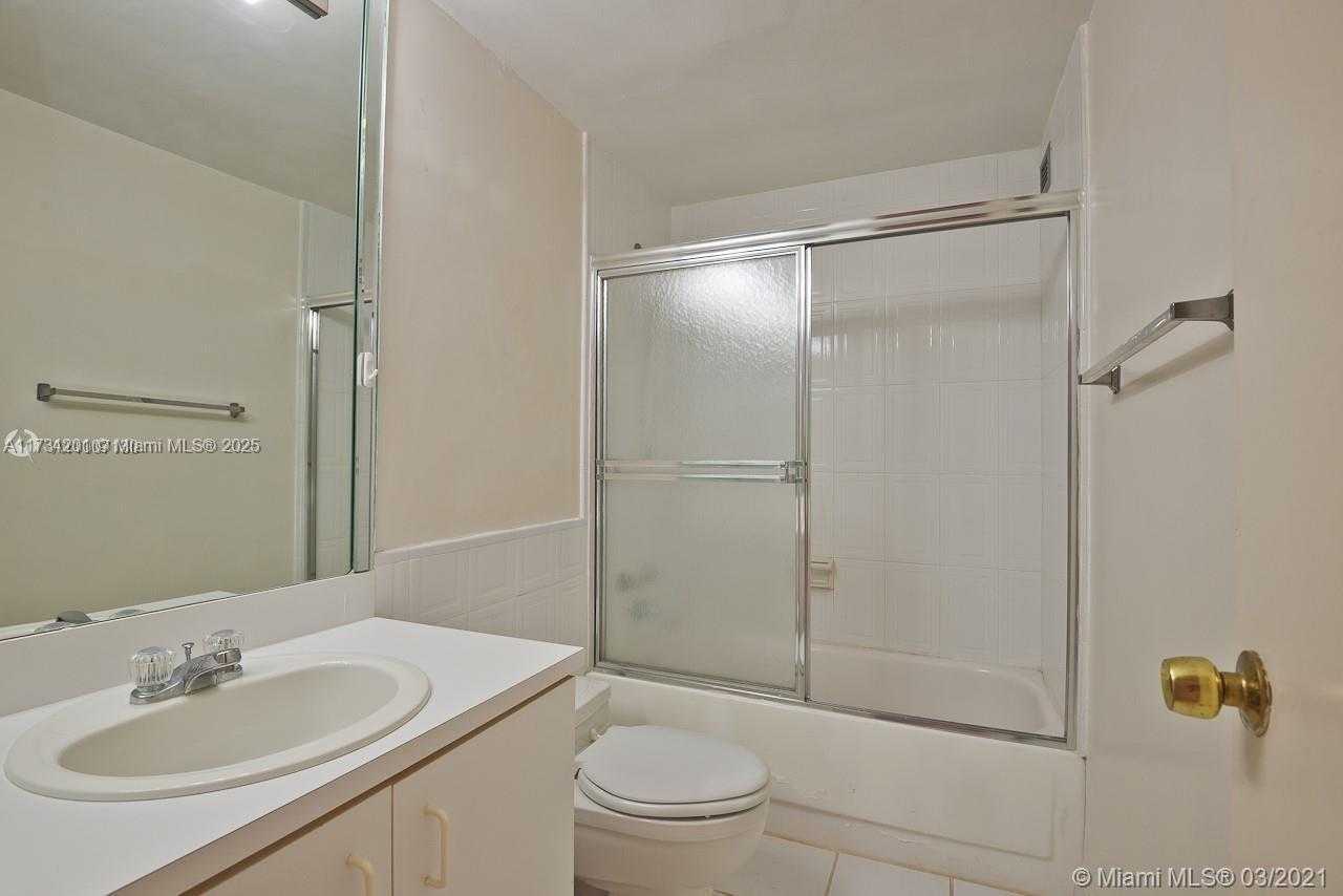 Small Image of 3505 OCEAN DR #905, Hollywood Number 17