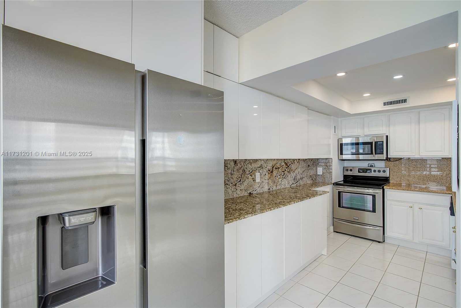Small Image of 3505 OCEAN DR #905, Hollywood Number 5