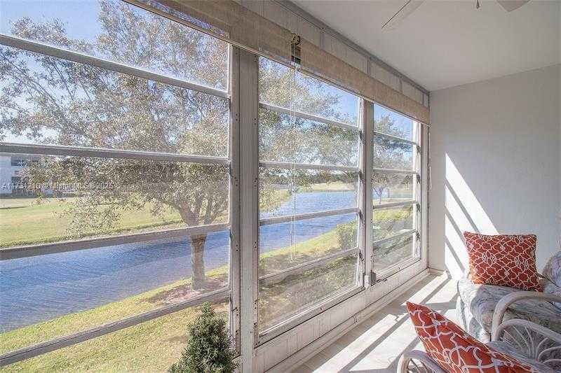 Small Image of 3203 PORTOFINO PT #F2, Coconut Creek Number 22