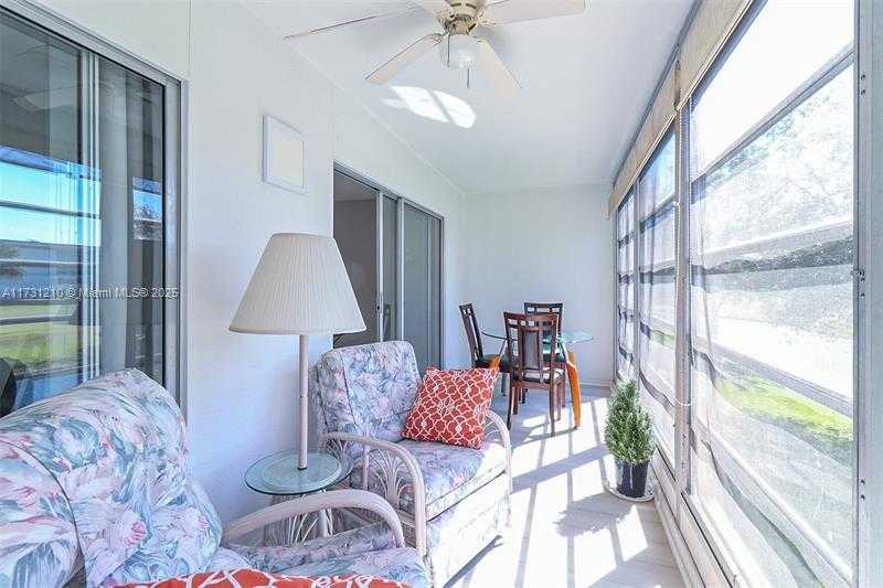 Small Image of 3203 PORTOFINO PT #F2, Coconut Creek Number 23