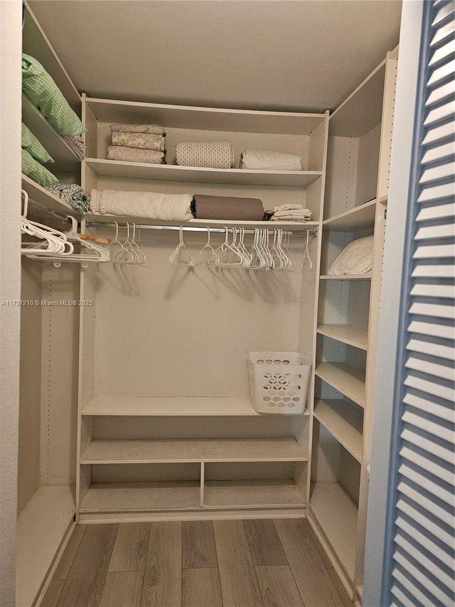 Small Image of 3203 PORTOFINO PT #F2, Coconut Creek Number 4