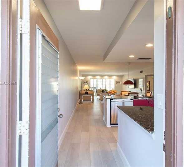 Small Image of 3203 PORTOFINO PT #F2, Coconut Creek Number 8