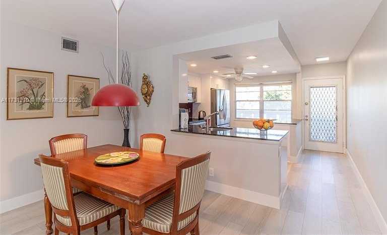 Small Image of 3203 PORTOFINO PT #F2, Coconut Creek Number 9