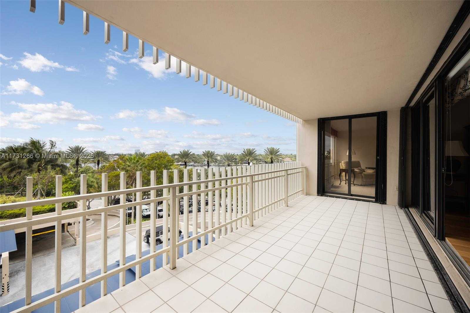 Small Image of 2 GROVE ISLE DR #B404, Coconut Grove Number 11