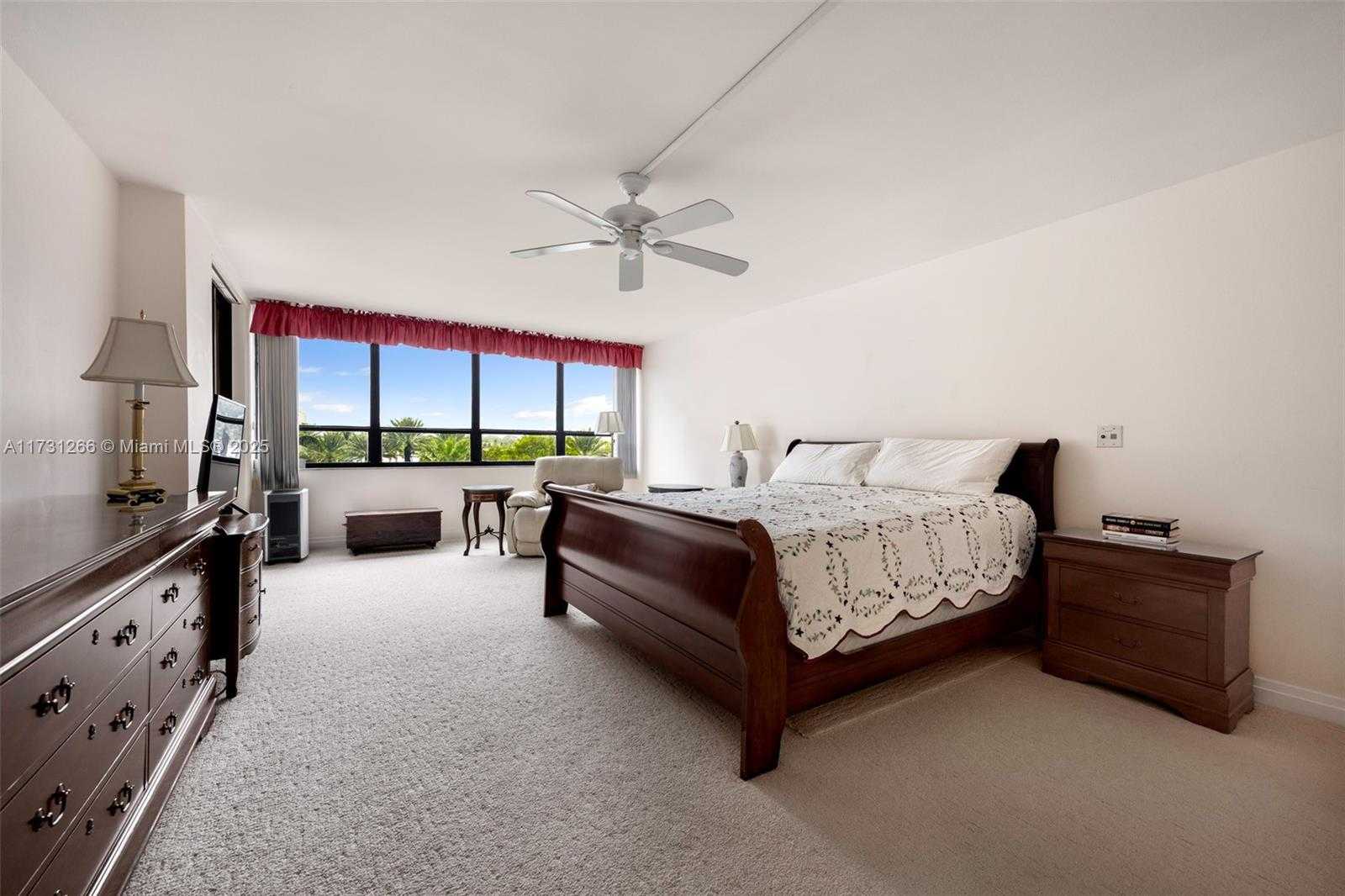 Small Image of 2 GROVE ISLE DR #B404, Coconut Grove Number 14