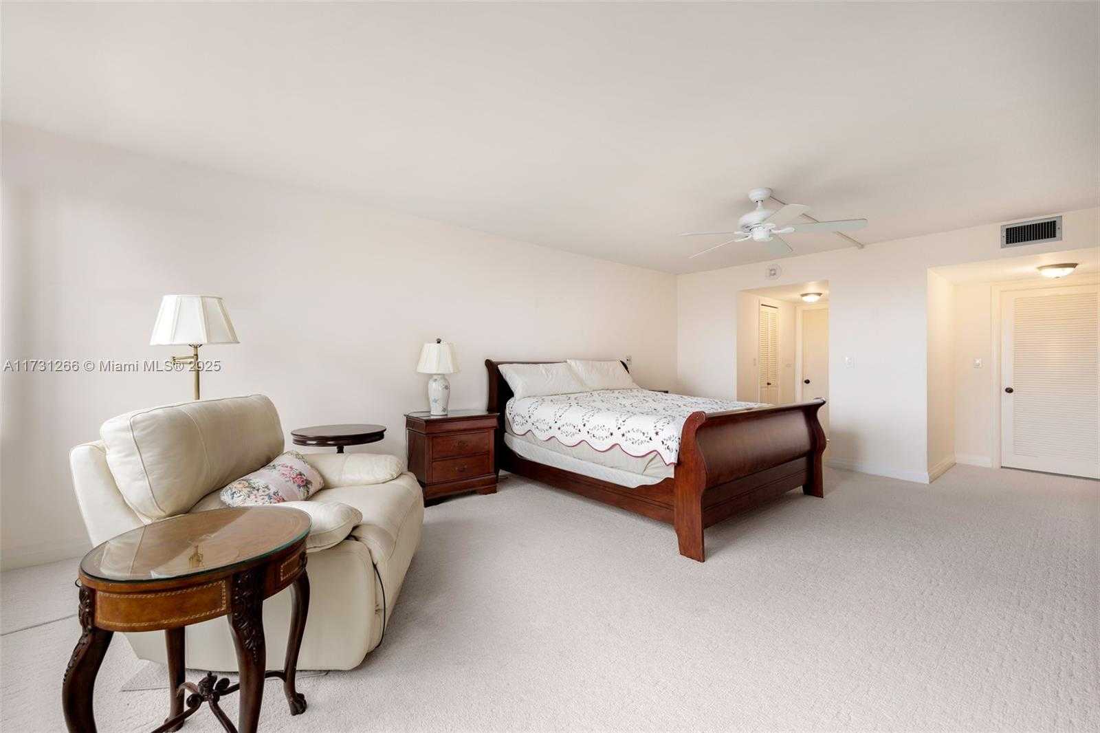 Small Image of 2 GROVE ISLE DR #B404, Coconut Grove Number 16
