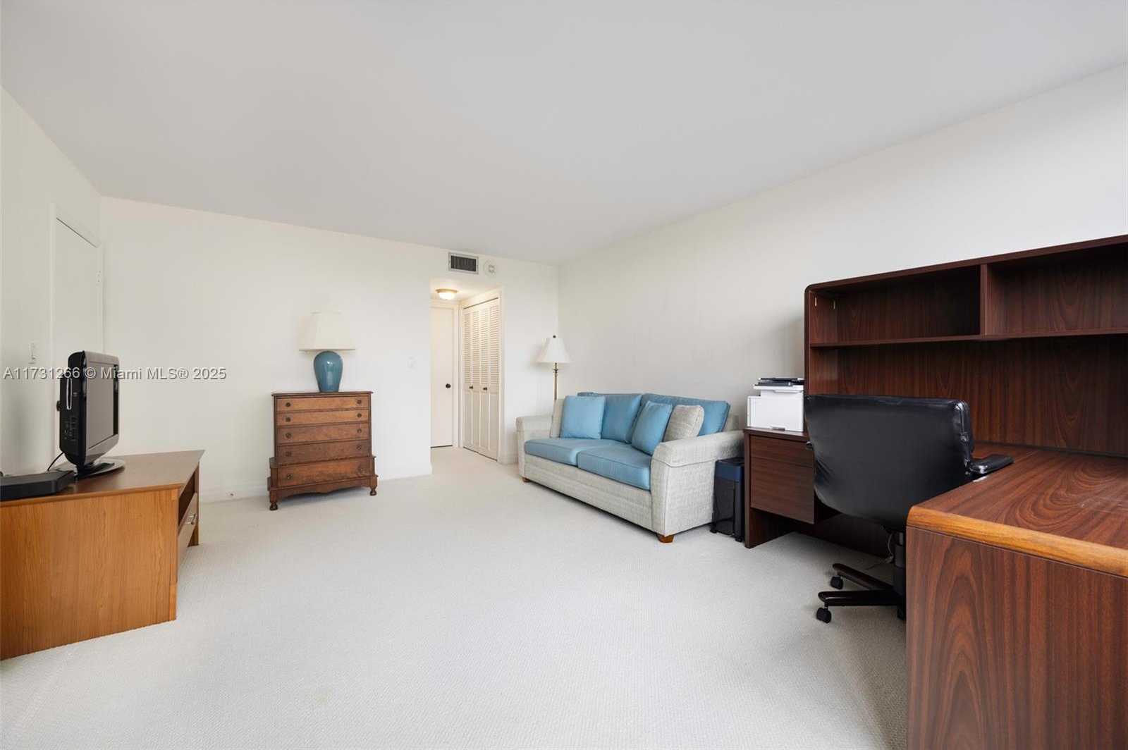 Small Image of 2 GROVE ISLE DR #B404, Coconut Grove Number 17