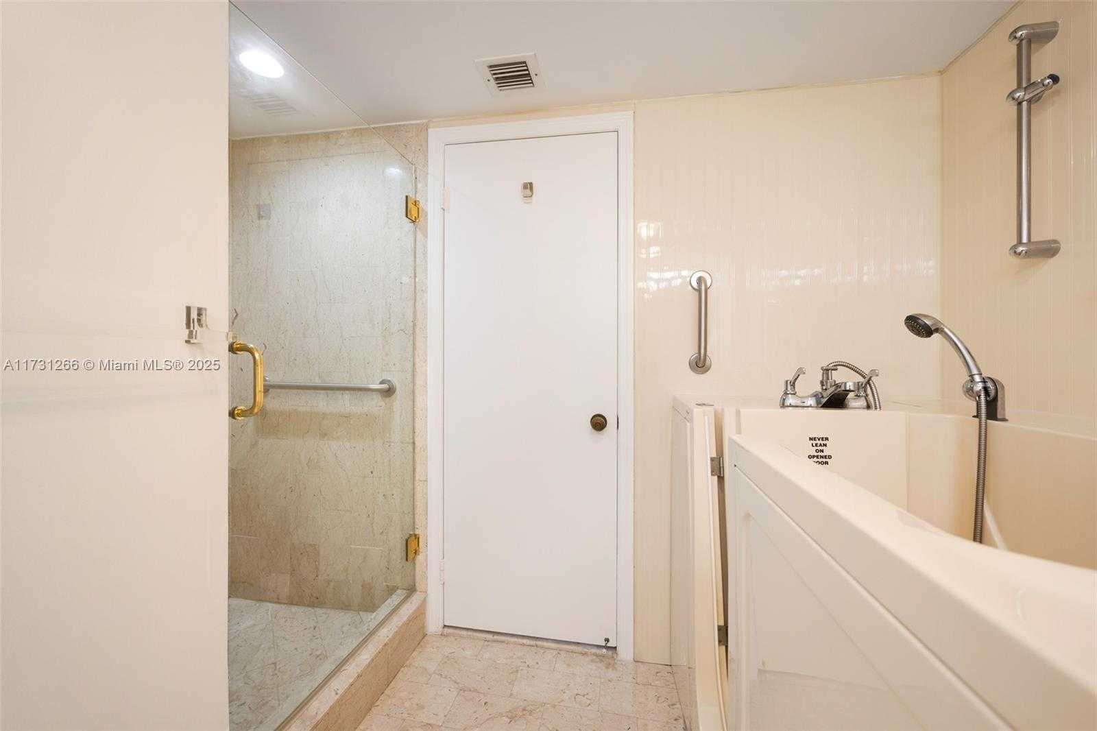 Small Image of 2 GROVE ISLE DR #B404, Coconut Grove Number 20