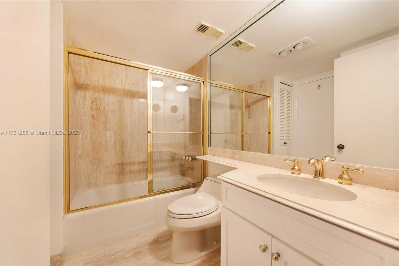 Small Image of 2 GROVE ISLE DR #B404, Coconut Grove Number 22