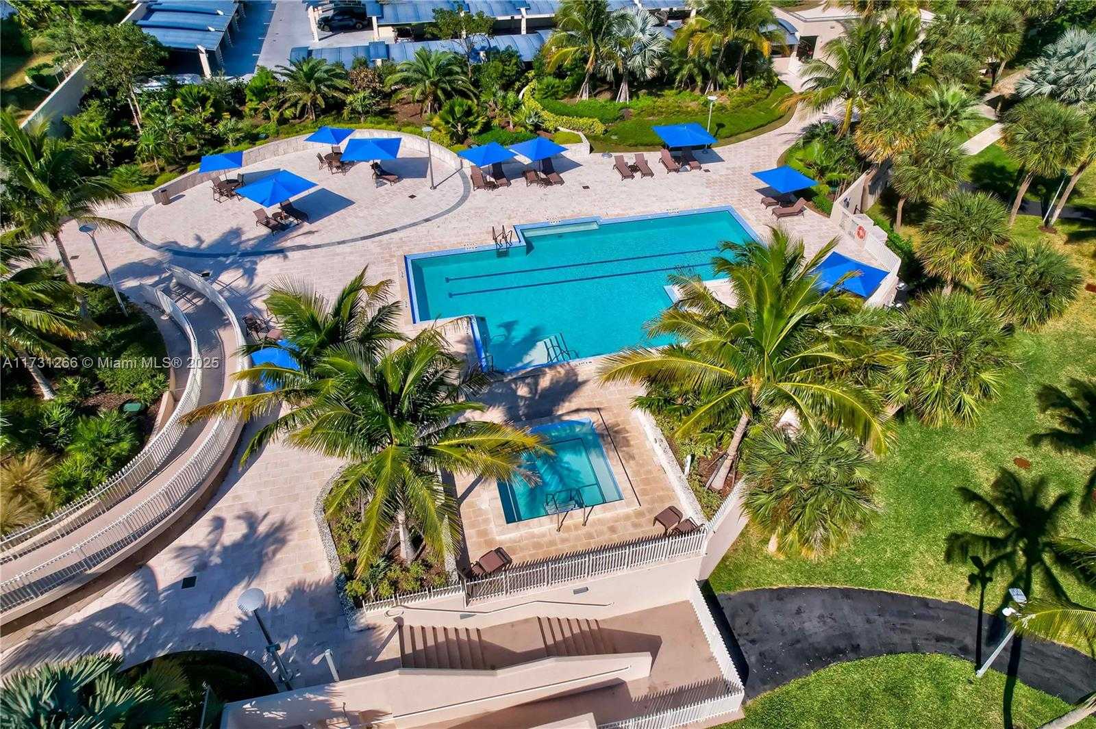 Small Image of 2 GROVE ISLE DR #B404, Coconut Grove Number 26