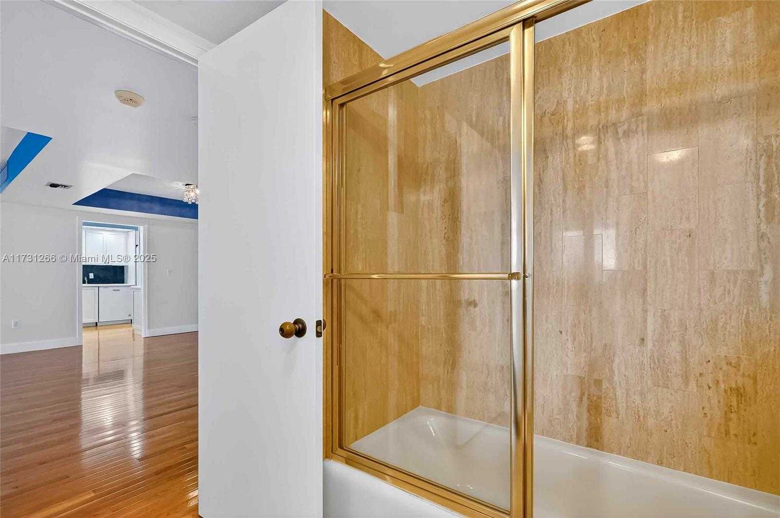 Small Image of 2 GROVE ISLE DR #B404, Coconut Grove Number 33