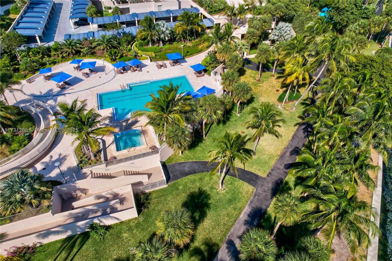 Small Image of 2 GROVE ISLE DR #B404, Coconut Grove Number 36