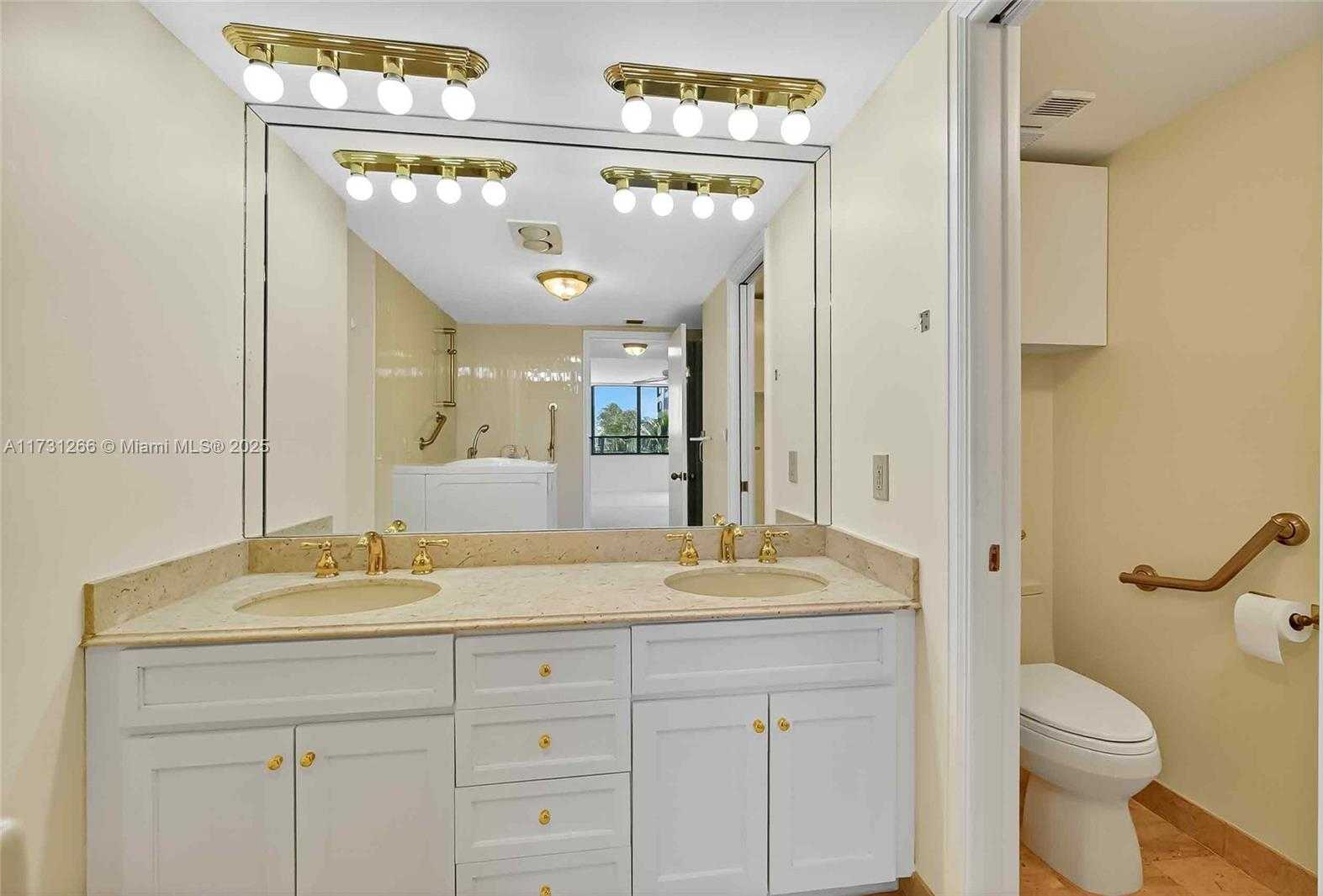 Small Image of 2 GROVE ISLE DR #B404, Coconut Grove Number 41