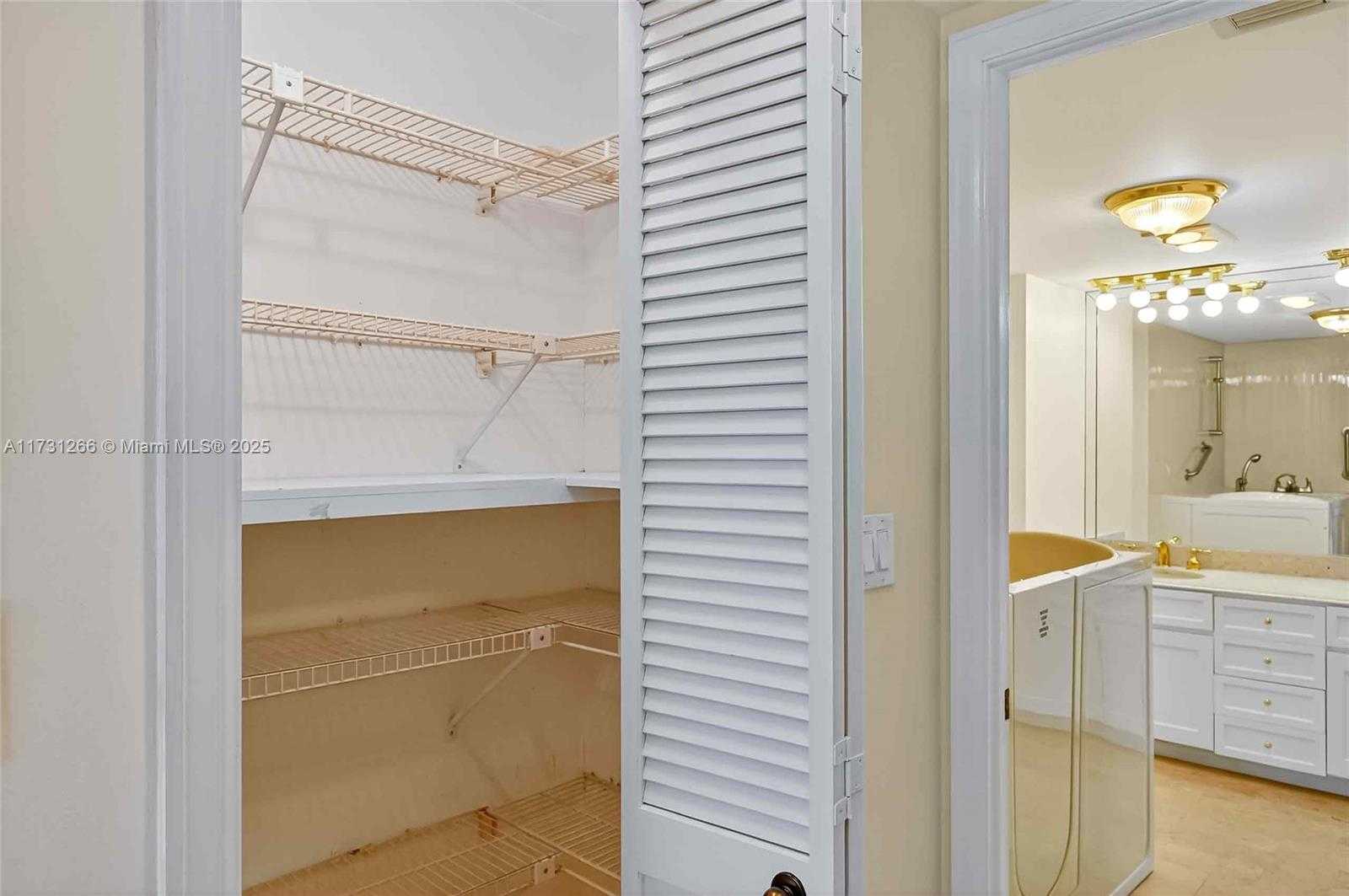 Small Image of 2 GROVE ISLE DR #B404, Coconut Grove Number 48