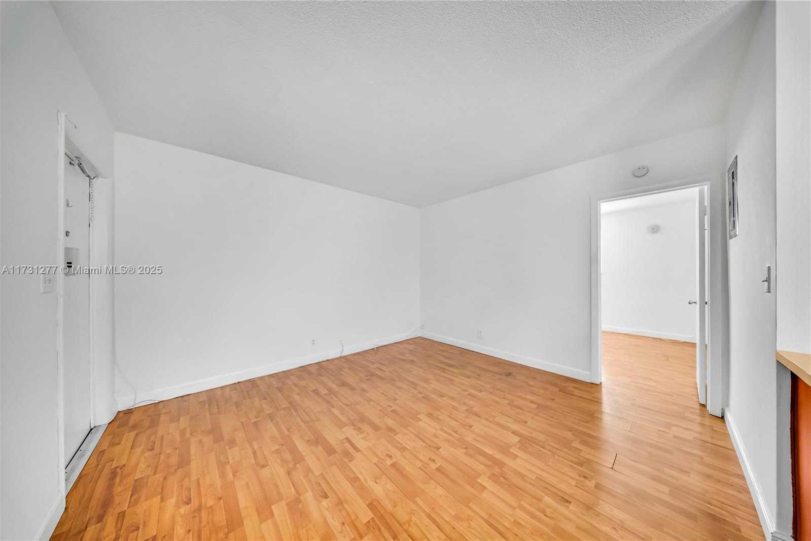 Small Image of 3525 Tyler St, Hollywood, FL 33021, USA Number 4