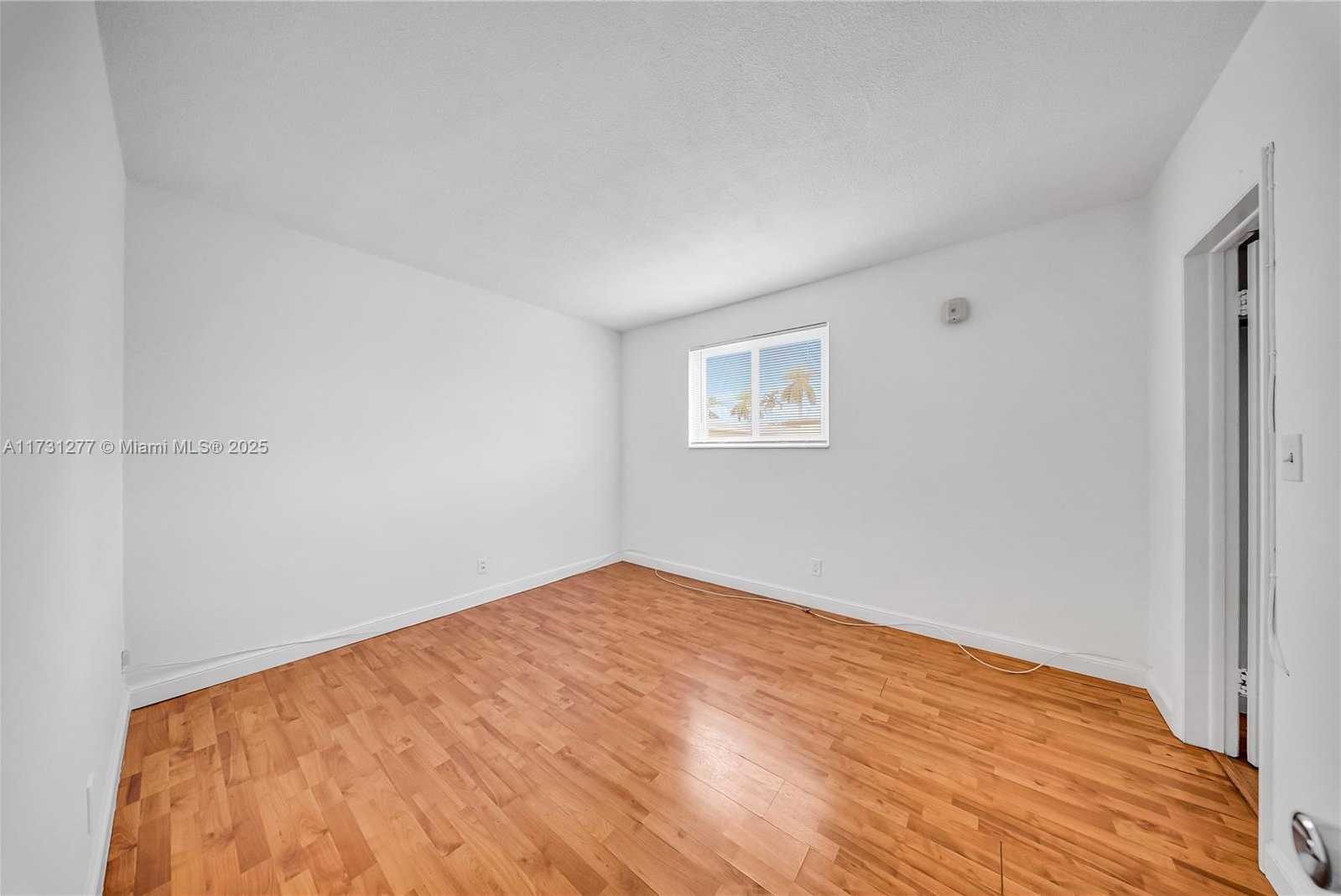 Small Image of 3525 Tyler St, Hollywood, FL 33021, USA Number 8